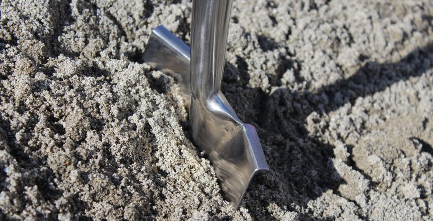 spade-3033123_1920